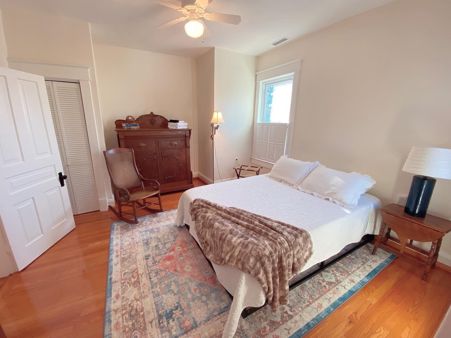 Blue Door on Burton-4 bedroom