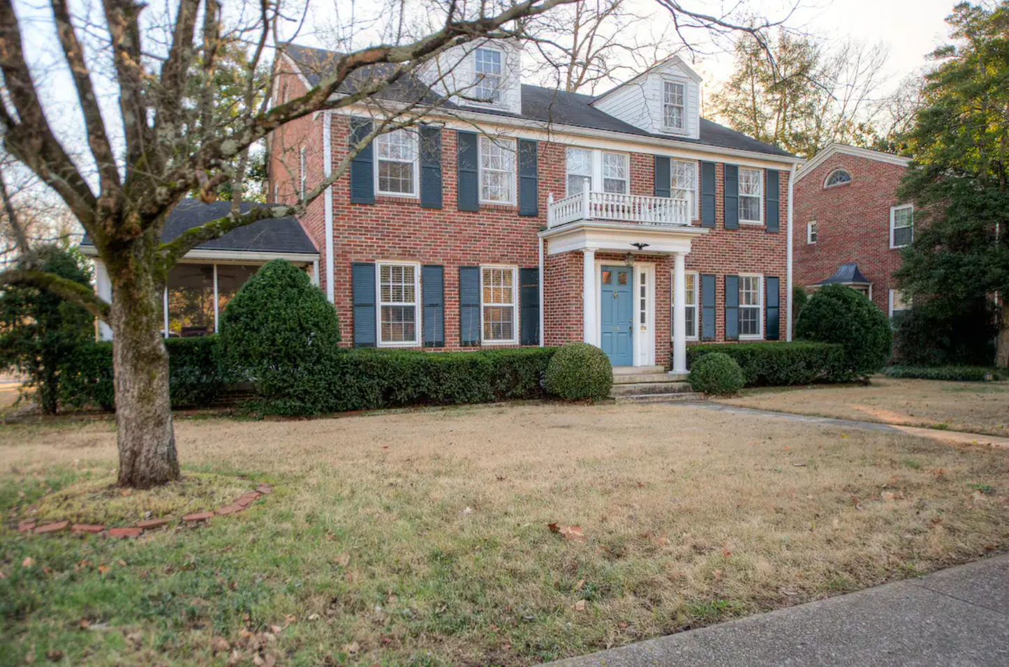 Manor on Main Unit B (with Porch)