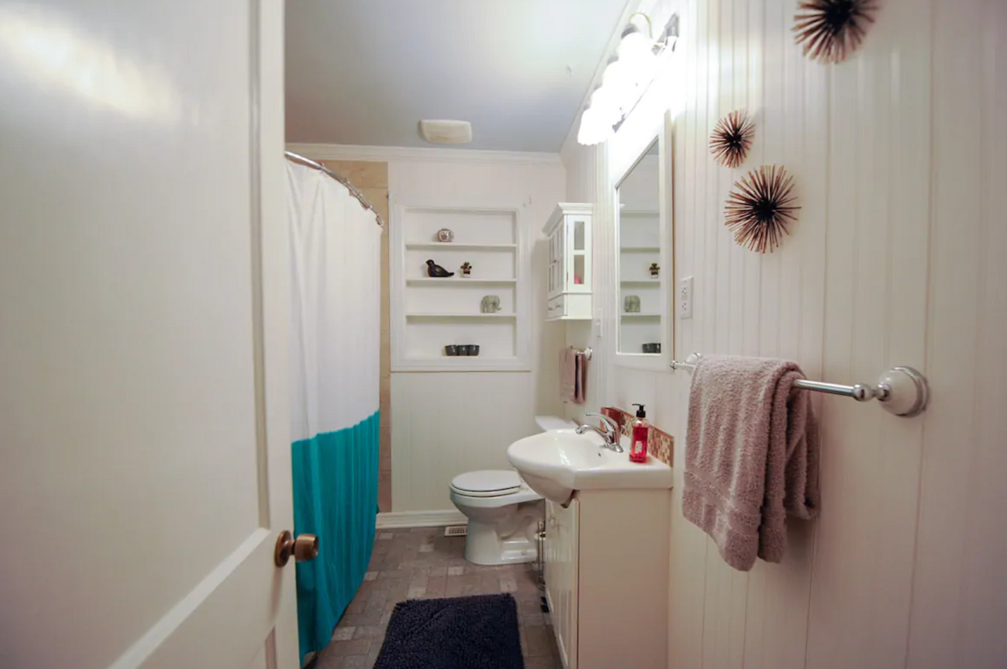 Blue Door Casa Grande & Babe Cave Stay