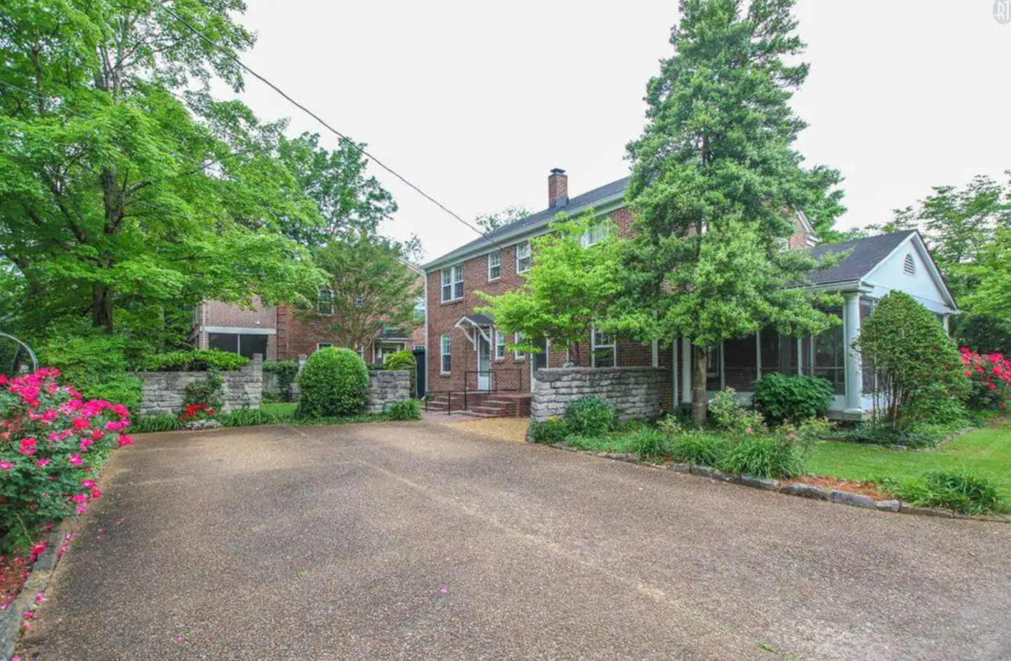 Manor on Main Unit B (with Porch)