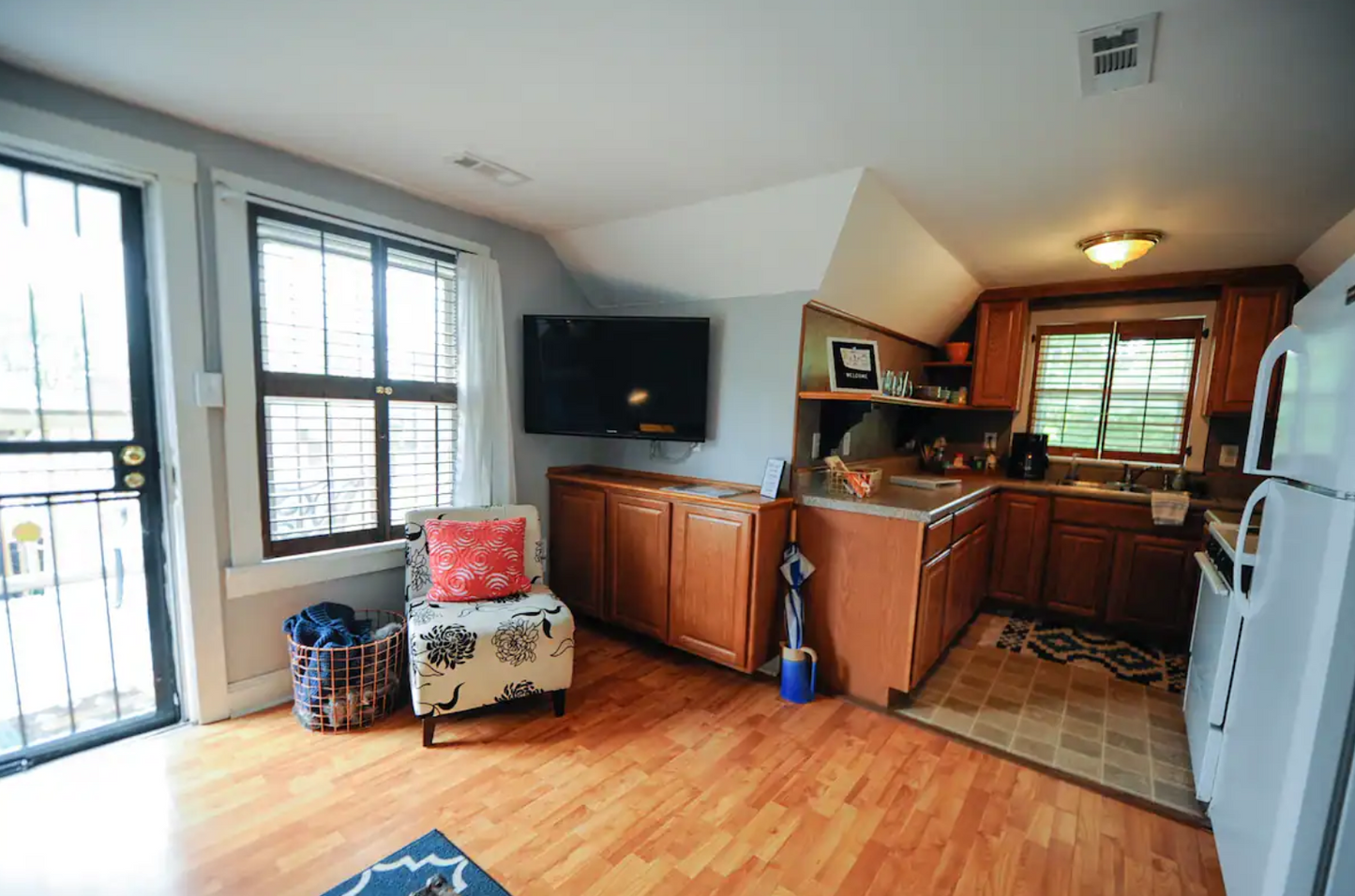 Blue Door Casa Grande & Babe Cave Stay
