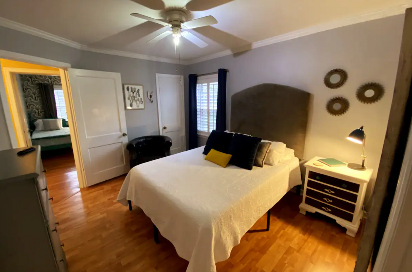 Blue Door Casa Grande & Babe Cave Stay