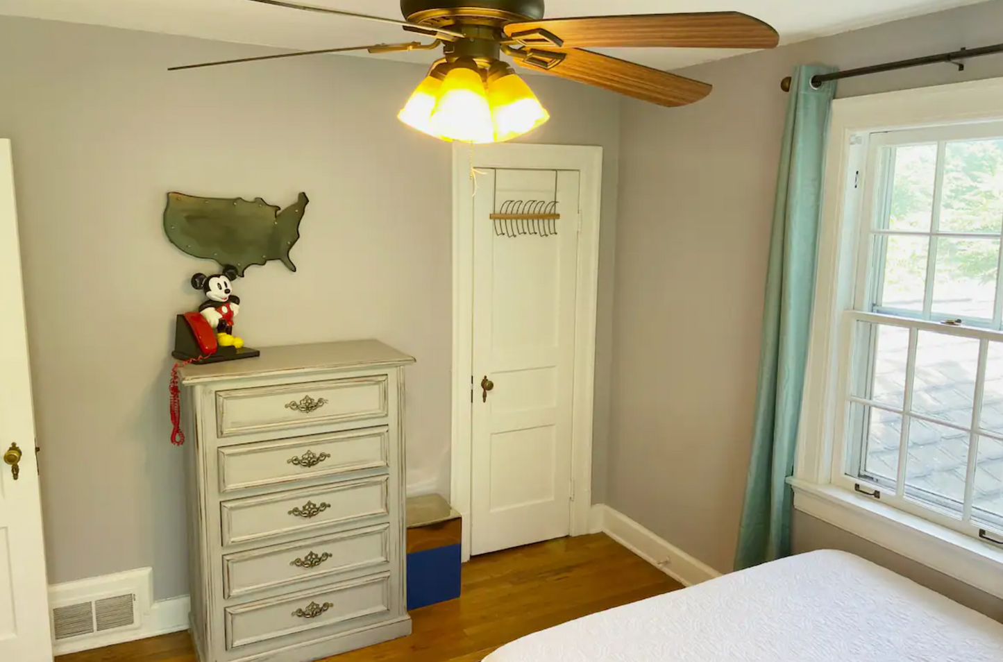 Manor on Main Unit B (with Porch)