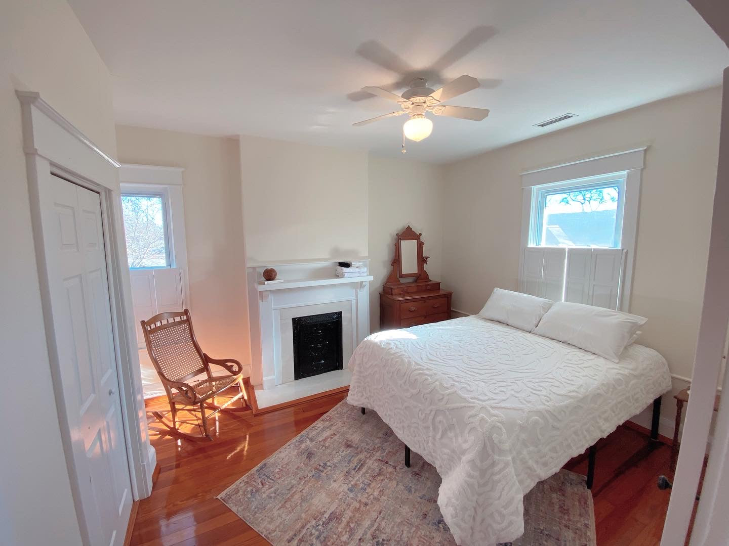 Blue Door on Burton-4 bedroom